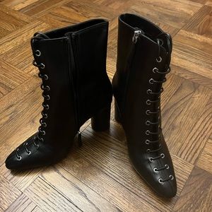 Zara stylish block heeled boots size 6 nwot
